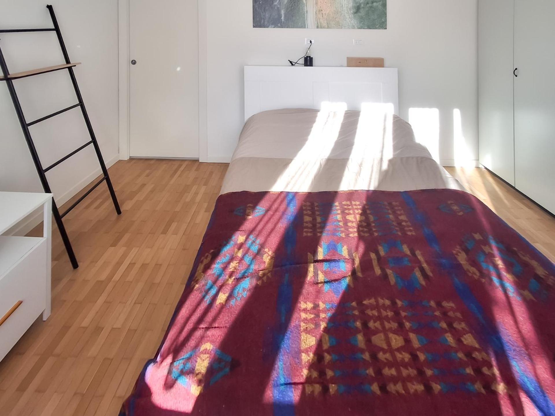 Bright Two-bedroom Near Isola Mailand