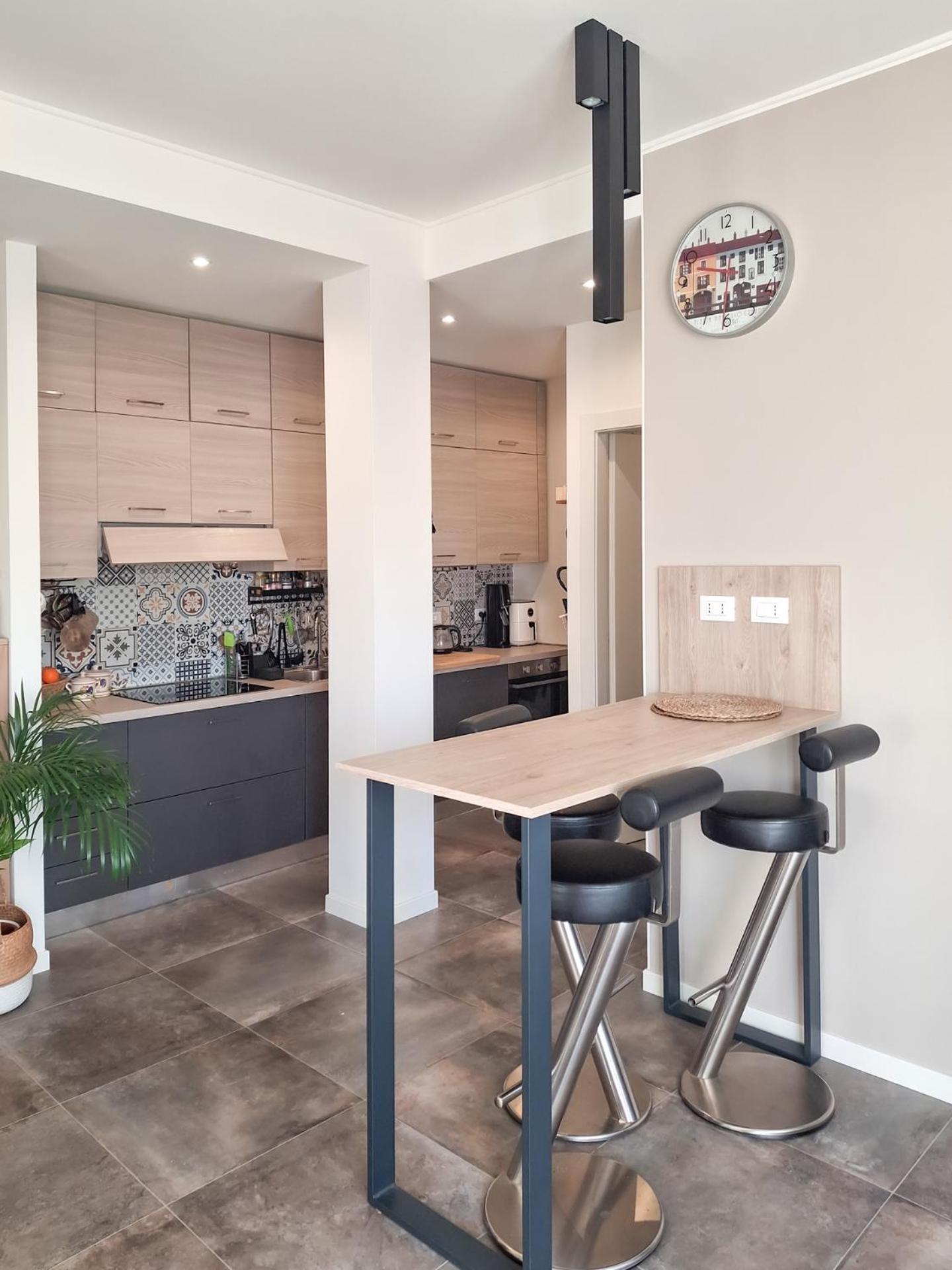 Bright One-bedroom Near Isola *