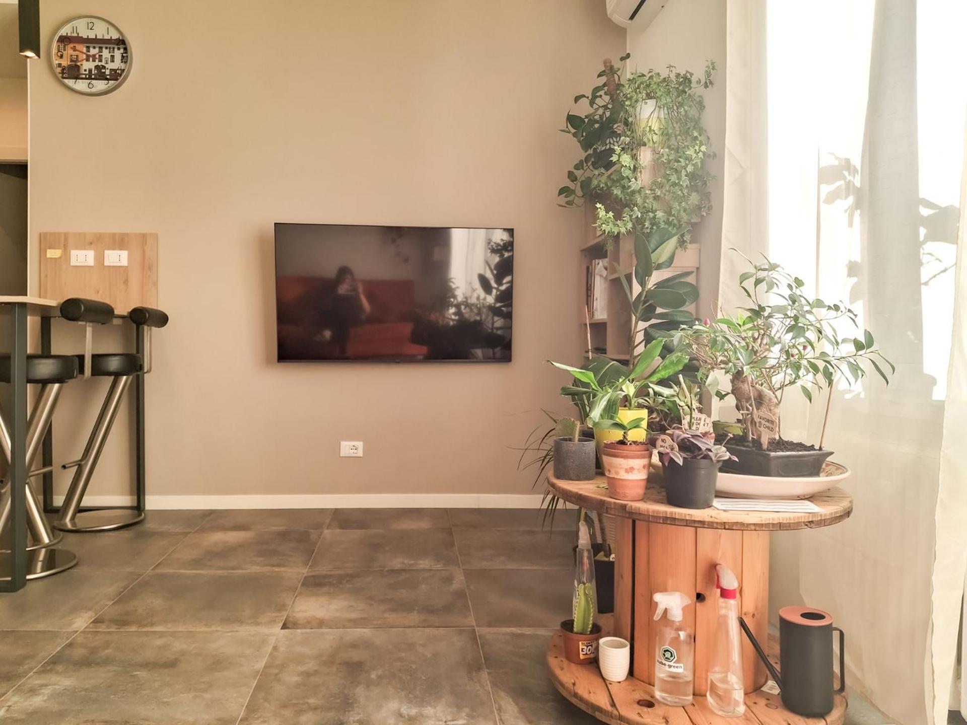 Bright One-bedroom Near Isola *